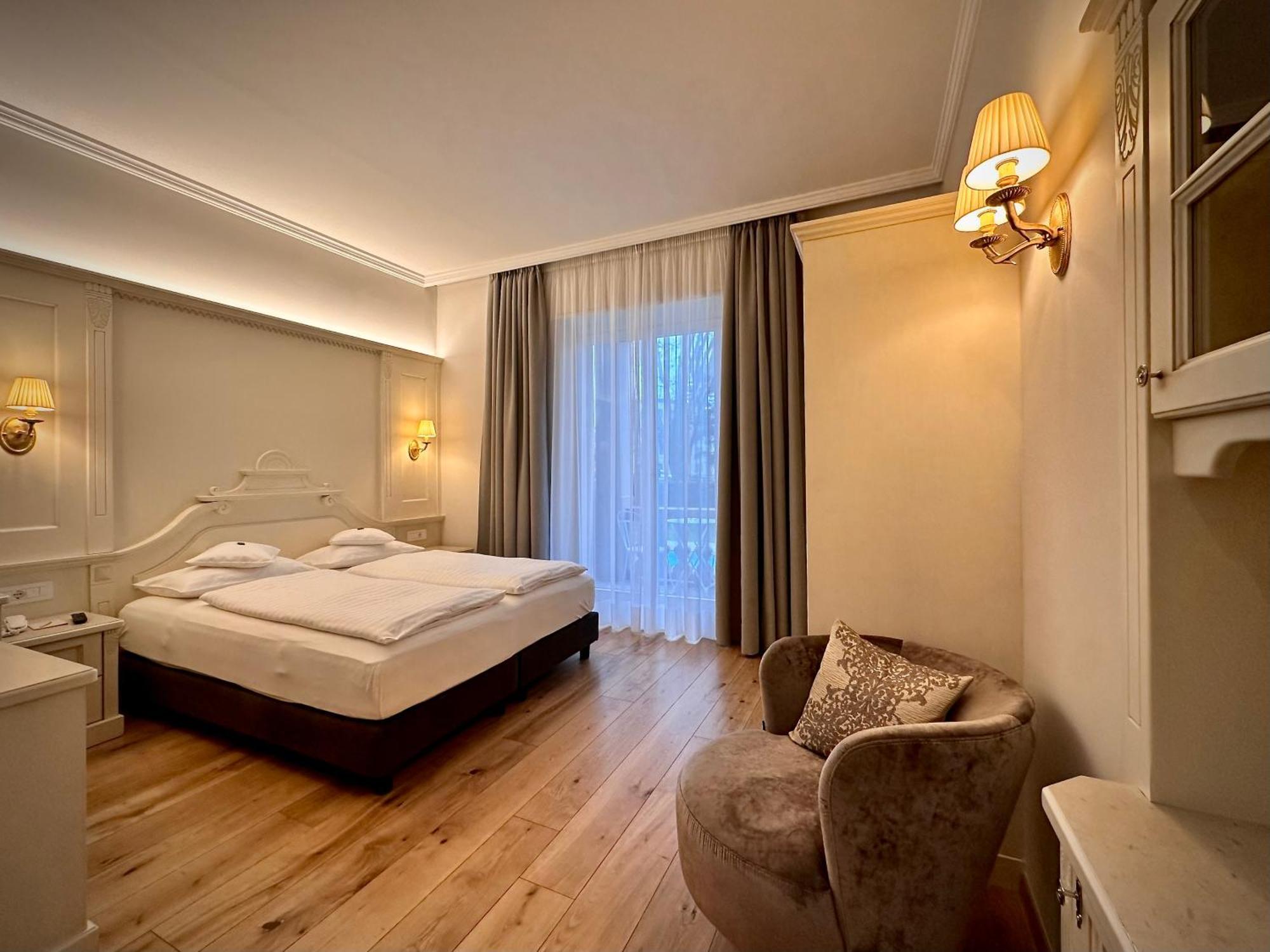 Deluxe Double Room with River View and Balcony,1166952624:JPEG